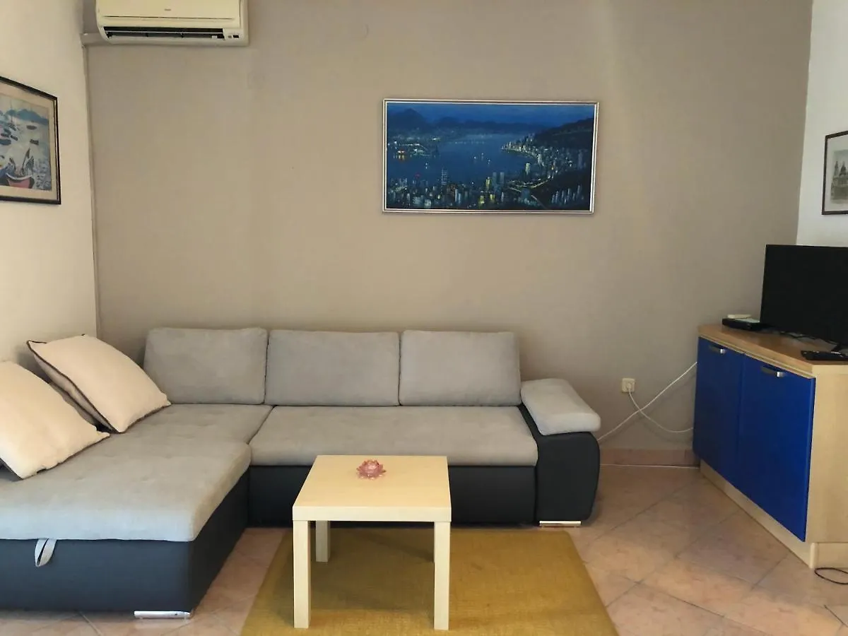 Apartment Nika Laurana