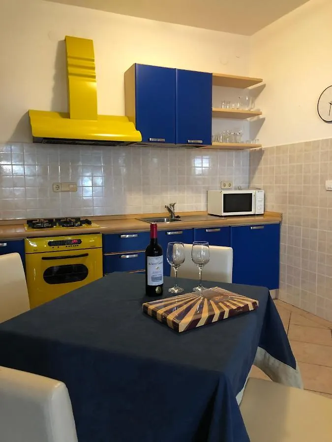 Apartment Nika Lovran 0*,  Croatia